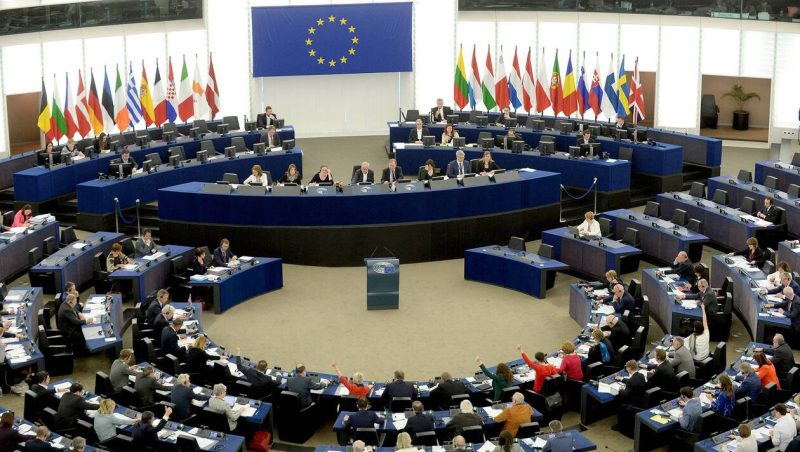 Pro-EU-Parteien halten populistischen Aufstieg in Schach