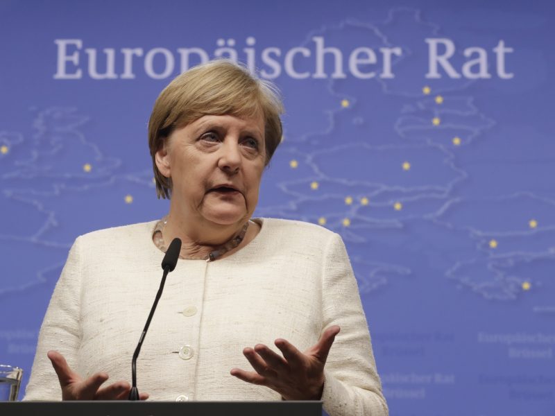 EU-Personalpoker: Merkel verteidigt System der Spitzenkandidaten