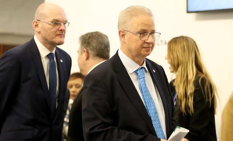 EU-Vertreter - Ungarn könnte Varhelyi für Kommission nominieren