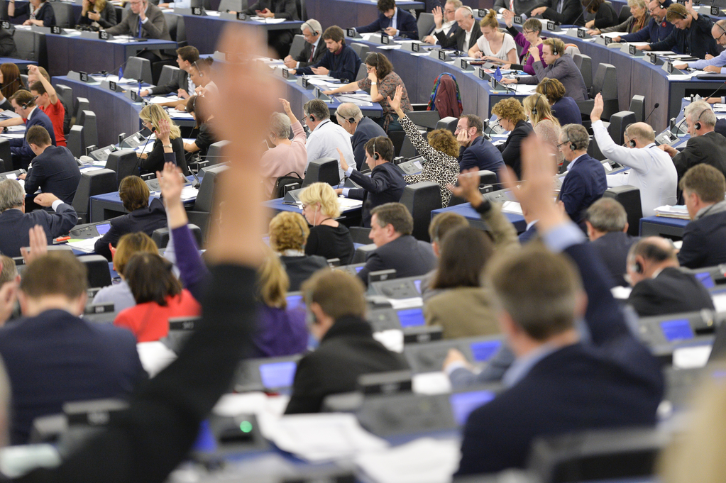 Stockshot of the hemicycle of the European Parliament in Strasbourg – Vote by a show of hand