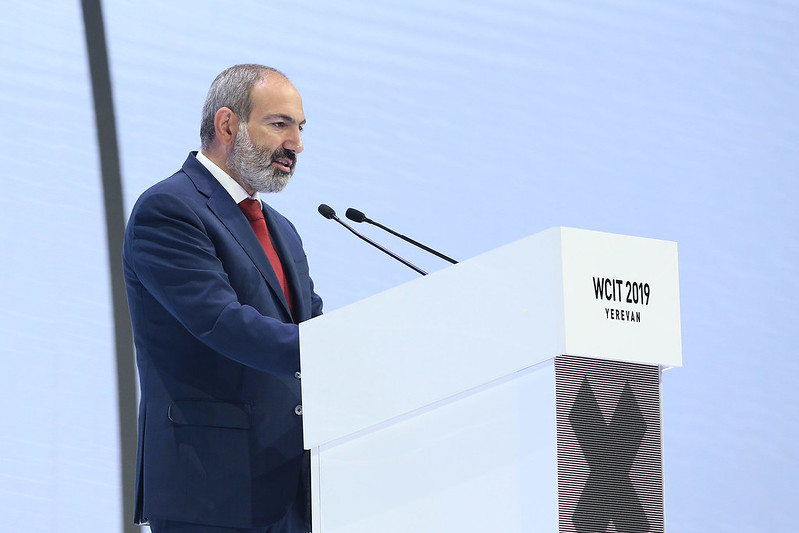 Armeniens Dezentralisierung: Von der politischen zur technologischen Revolution?