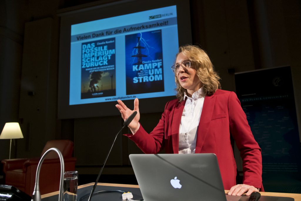 Claudia Kemfert „Das fossile Imperium schlägt zurück“ – Moderation Patrick Cramer / Wissenschaft beim Göttinger Literaturherbst 2018