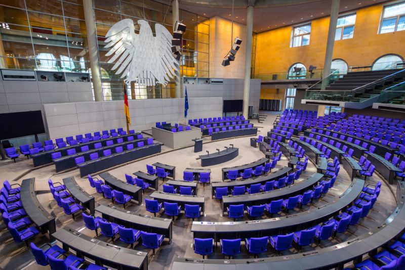 Bundestag will CO2-Ausstoß bei Dienstreisen ausgleichen