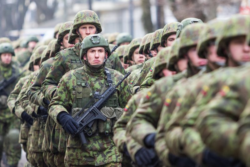 Virtueller Krieg mit Lügen und Täuschung - Wie Nato-Soldaten ins Netz gingen