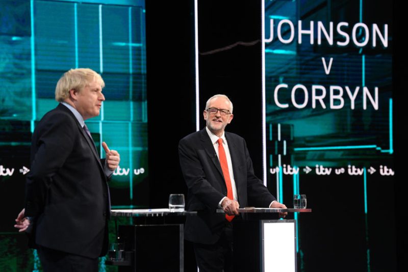 Johnson und Corbyn liefern sich vor Wahl ersten Schlagabtausch in Fernsehdebatte