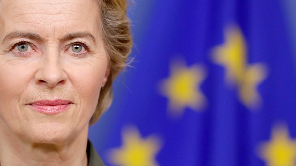 epa08062429 European Commission President Ursula von der Leyen gives a press statement about the ‚European Green Deal‘ at the European Commission in Brussels, Belgium, 11 December 2019. The European Green Deal’s vistion and greatest challenge is to make Europe the first climate-neutral continent by 2050.  EPA-EFE/STEPHANIE LECOCQ