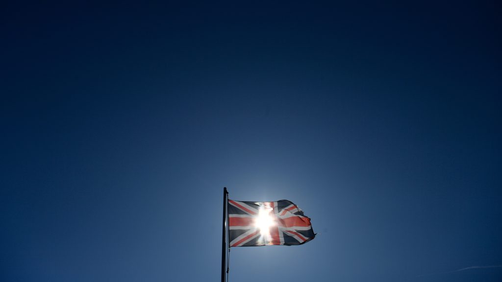 epa07957746 A Union Flag flutters on Canvey Island in east Essex, Britain, 20 September 2019 (issued 29 October 2019). In the 2016 referendum, the borough of Castle Point in east Essex, a green area along the River Thames estuary which is home to an ageing population, voted 72.7% in favor of leaving the EU, putting it in the top three nationally. After several days of discussions, the EU has named 31 January 2020 as the new date for the UK’s withdrawal from the bloc, despite Prime Minister Boris Johnson insisting there would be no further delay beyond 31 October. With his options running out, he has now pushed for a snap election to break the deadlock. Whatever happens, Johnson must achieve what his predecessor, Theresa May, found impossible: getting the deal through a bitterly divided House of Commons. The parliamentary rift, which has left the House at an impasse, illustrates the deep divide across much of the country since the UK chose to leave the EU. In the three years since the vote, British politicians have struggled to reach any sort of consensus on the most pressing issues surrounding Brexit. But political considerations aside, perhaps the biggest challenge facing the country is how to bridge the divide that has left the United Kingdom more disunited than ever.  EPA-EFE/NEIL HALL ATTENTION: This Image is part of a PHOTO SET