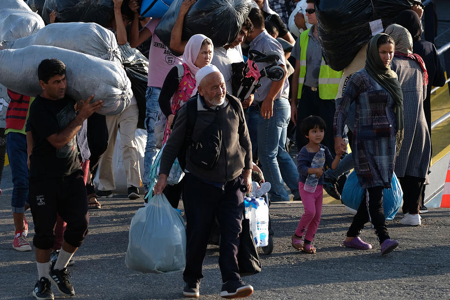 Transfer of 1,500 refugees and migrants from Moria refugee camp to north Greece