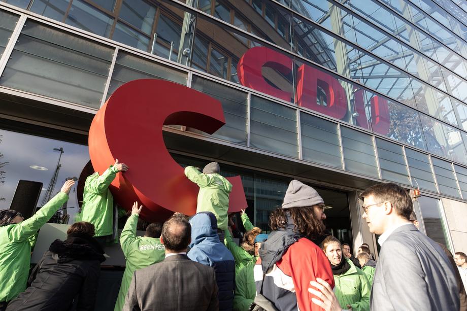 Greenpeace brings back letter C to CDU