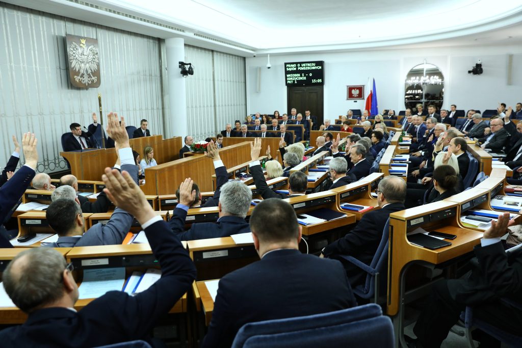 Senators vote on new judiciary bill