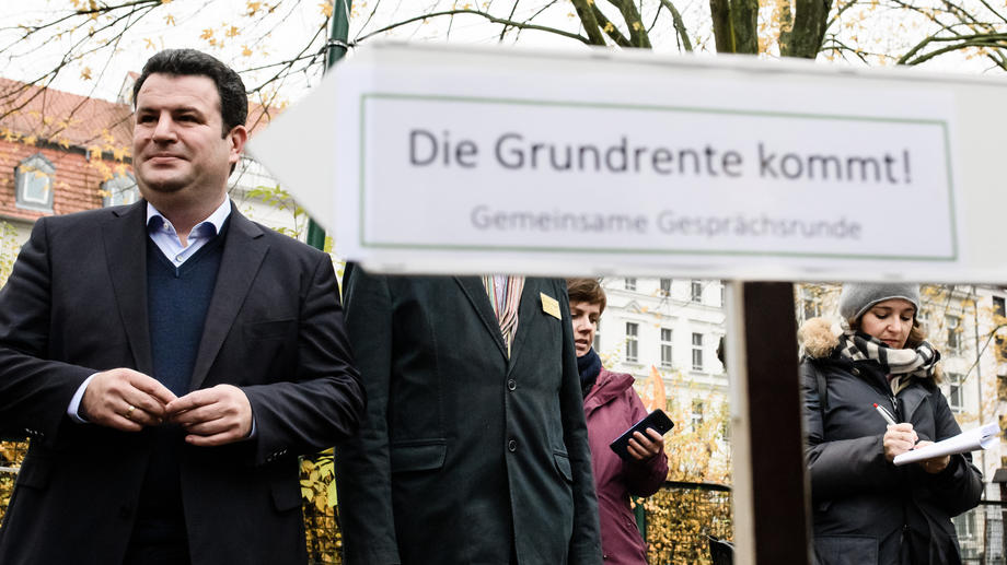 German Minister of Labor and Social Affairs Hubertus Heil visits multigenerational house Kreativhaus and talks about basic pension