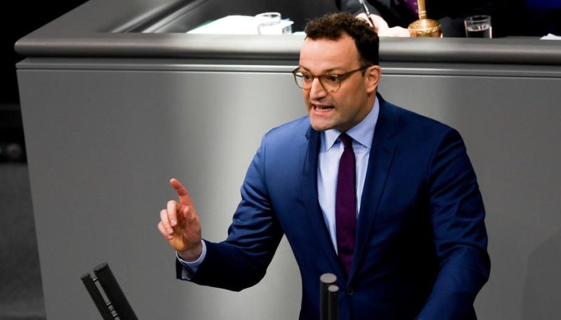 Spahn für EU-Debatte über schärfere Einreisekontrollen wegen Coronavirus