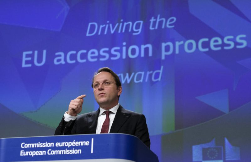 EU-Erweiterung: Kommission versucht die Wiederbelebung
