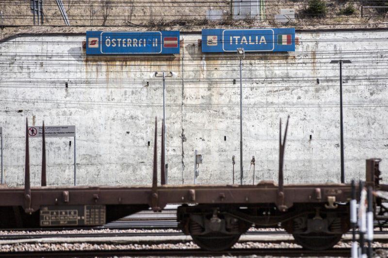 Österreich stellt wegen Coronavirus-Verdachtsfällen Zugverkehr nach Italien ein
