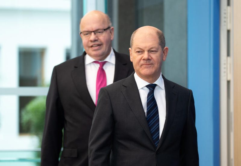 Bundesregierung kündigt unbegrenzten "Schutzschild" für die Wirtschaft an