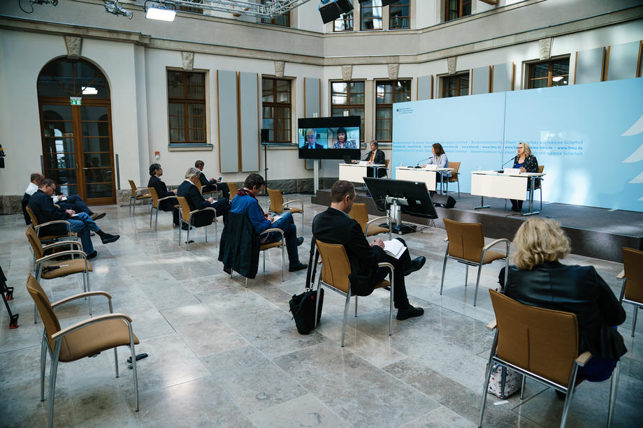 Press Conference Petersberg Climate Dialogue XI