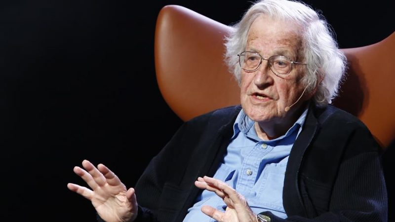 Chomsky: Coronavirus zeigt "kolossales Versagen des Neoliberalismus"