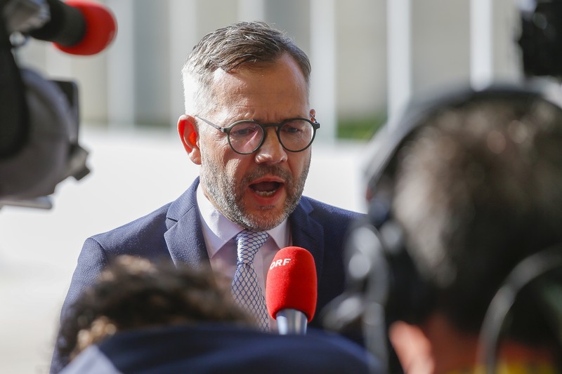 Europa-Minister Roth fordert finanzielle Sanktionen gegen Ungarn