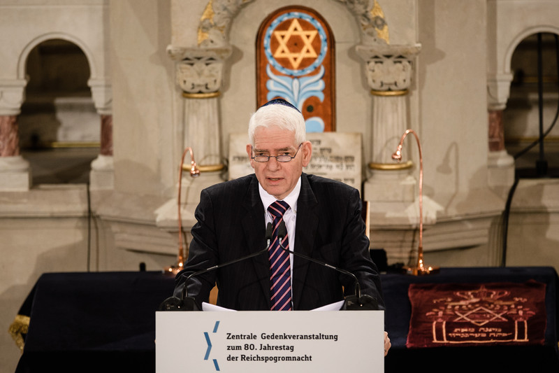 Zentralrats-Präsident Schuster besorgt über mangelndes Geschichtswissen