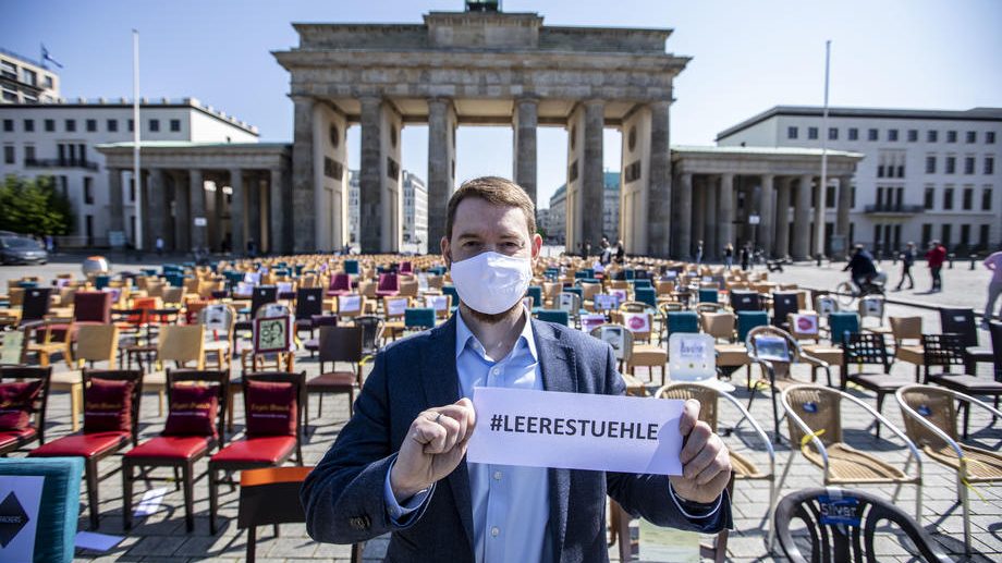 ‚Empty chairs‘ gastronomy protest