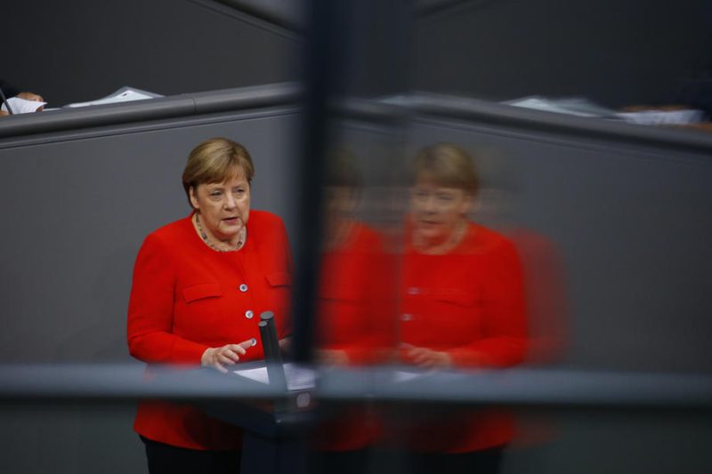 Merkel präsentiert Pläne zur EU-Ratspräsidentschaft im Bundestag