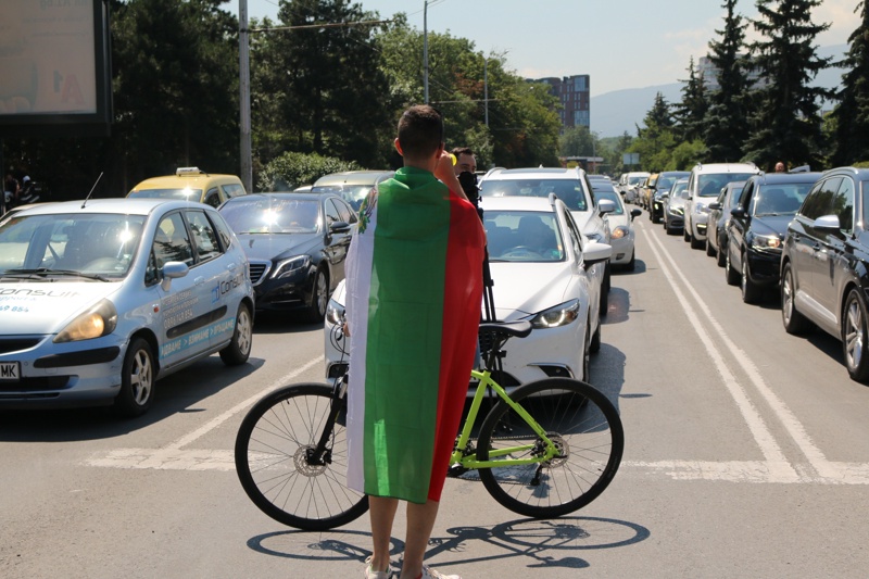 Proteste in Bulgarien halten an; Brücken und Straßen blockiert