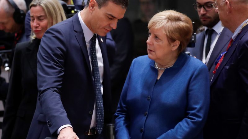 Vor Sondertagung des EU-Rates: Sánchez will sich mit Merkel treffen