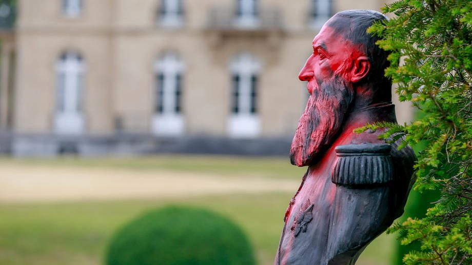 Petitions for removal of Colonial King statues