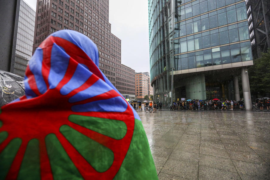 Protest against planned Sinti and Roma memorial re-location