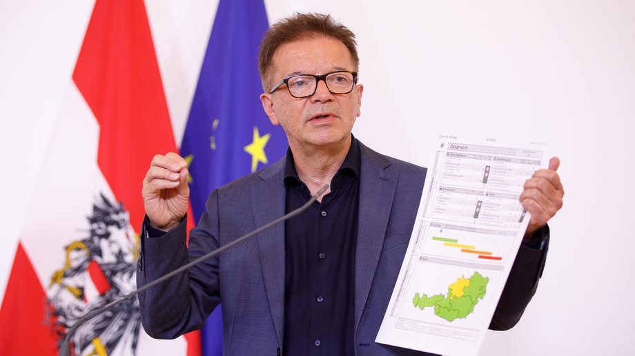 Austrian government introduces corona traffic light system