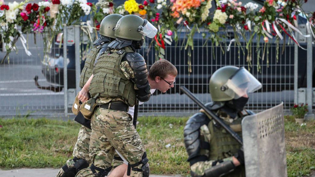 epa08598265 Belarus military special forces detain a man during a protest after the presidential election, in Minsk, Belarus, 11 August 2020. Long-time President of Belarus Alexander Lukashenko won the elections by a landslide with 80 percent of the votes. The opposition does not recognise the results and has questioned the transparency of the counting process.  EPA-EFE/TATYANA ZENKOVICH