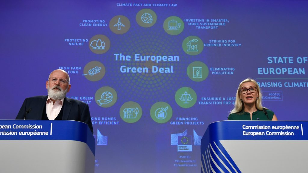 epa08675571 European Commission Vice President Frans Timmermans (L) and EU commissioner for Energy Estonia’s Kadri Simson (R) give a joint press conference on the Commission’s plan to step up the EU’s climate ambition for 2030 at the EU headquarters in Brussels, Belgium, 17 September 2020.  EPA-EFE/JOHN THYS / POOL
