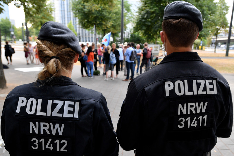 Welches Vorgehen gegen Rassismus und Extremismus bei der Polizei?