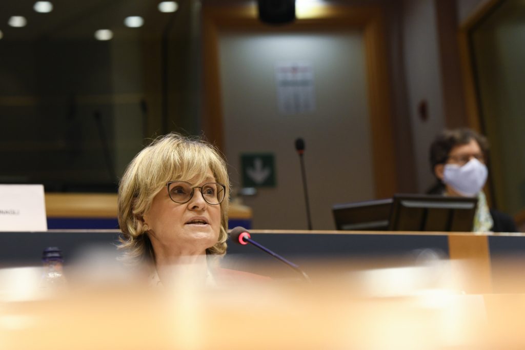 EP-105528A1_Audition_Mrs_McGuinness