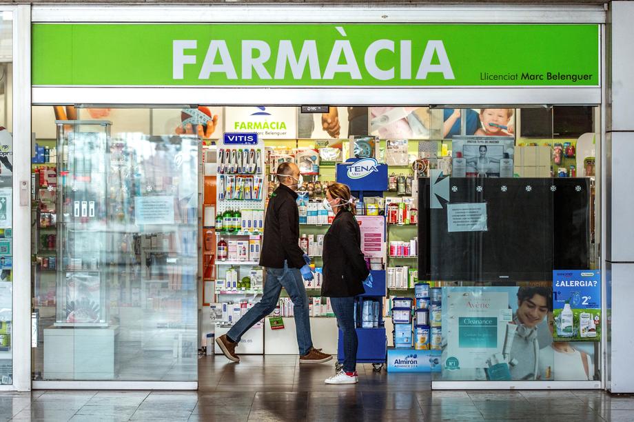 Closure of commerce in Spain to stop coronavirus spread