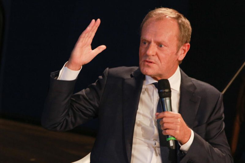 EVP-Chef Tusk fordert von CDU klare Kante gegen Viktor Orbán