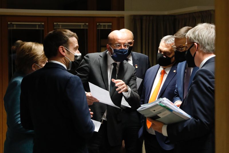 EU-Gipfel schnürt Finanzpaket von 1,8 Billionen Euro