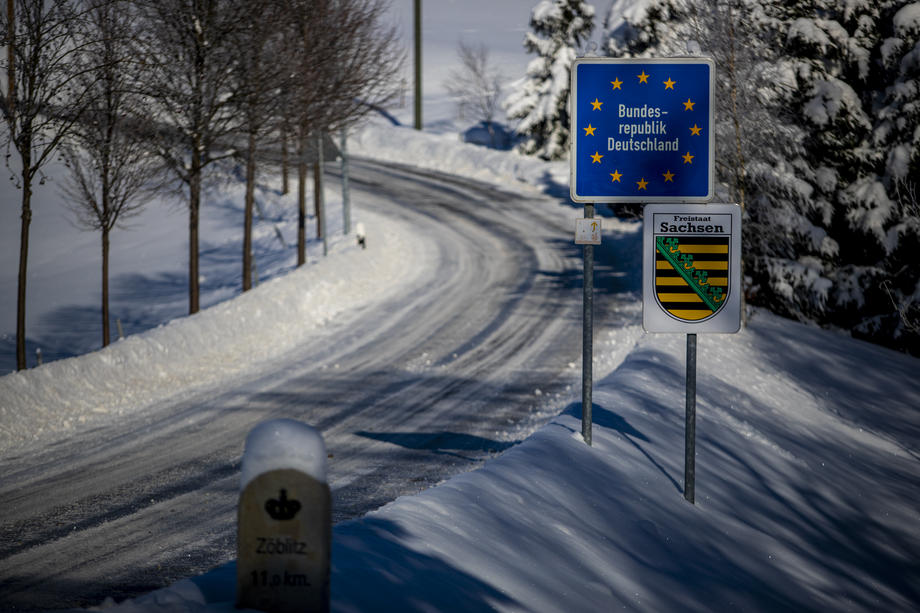 Germany to reinstate border controls to halt travel from Czech Republic due to coronavirus mutation