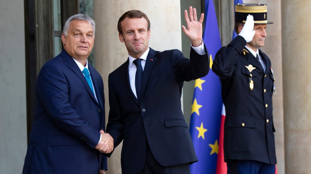 epa07913118 French President Emmanuel Macron (R) greets Hungarian Prime Minister Viktor Orban (L) as he arrives at the Elysee Palace in Paris, France, 11 October 2019.  EPA-EFE/IAN LANGSDON