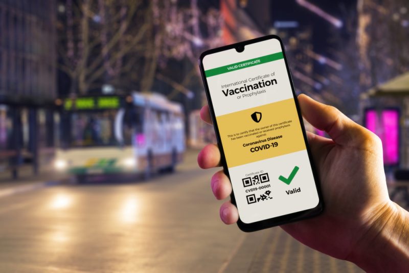 Sieben EU-Länder starten bereits mit COVID-Zertifikat