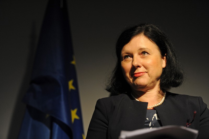 EU-Kommission verspricht Unterstützung für Medienbranche