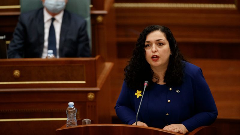 Vjosa Osmani wird/bleibt Präsidentin des Kosovo