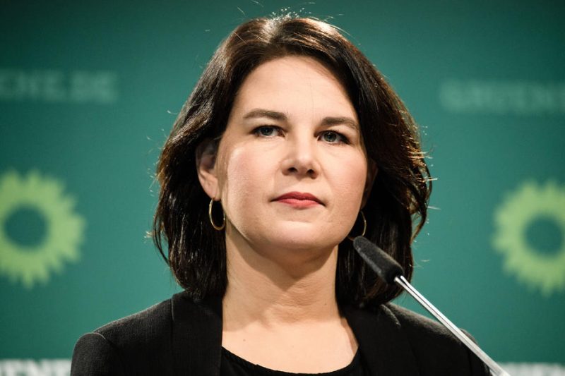 Baerbock wird Kanzlerkandidatin der Grünen, Union streitet weiter