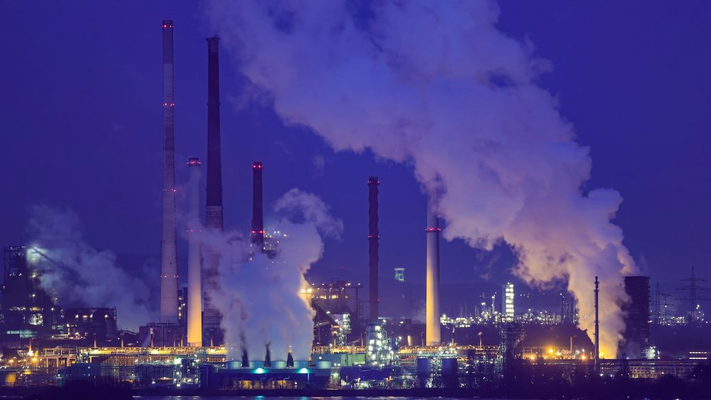 epa08987560 An outside view of the steel plant of German corporation ThyssenKrupp in Duisburg, Germany, 04 February 2021. Due to the Coronavirus Pandemic, the ThyssenKrupp Annual General Meeting will be held virtually on 05 February 2021 and shareholders will only have the opportunity to participate via live stream.  EPA-EFE/FRIEDEMANN VOGEL