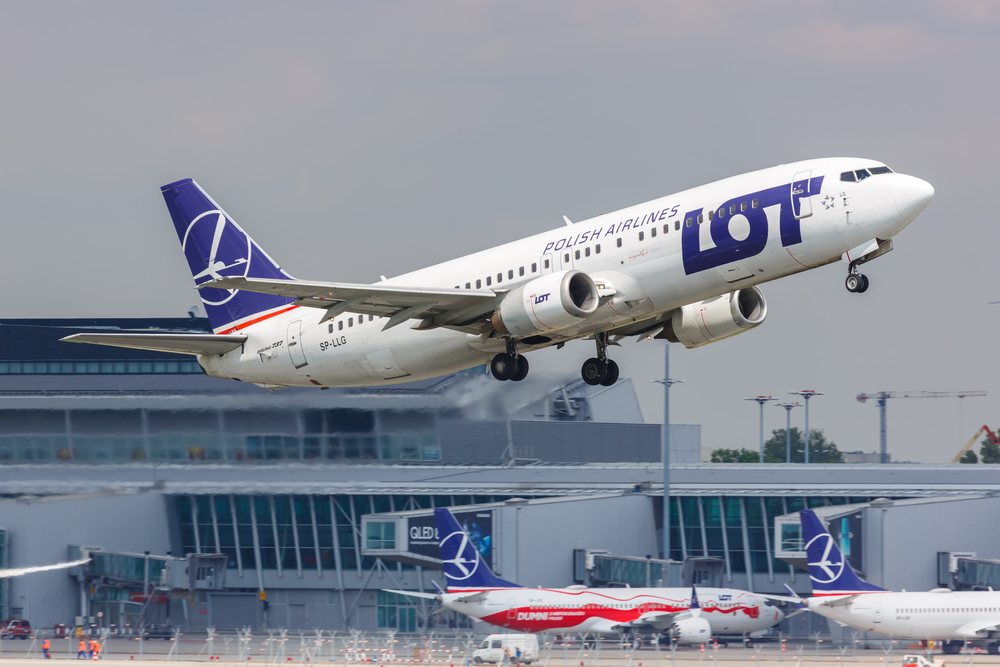 Warsaw,,Poland,-,May,27,,2019:,Lot,Polskie,Linie,Lotnicze