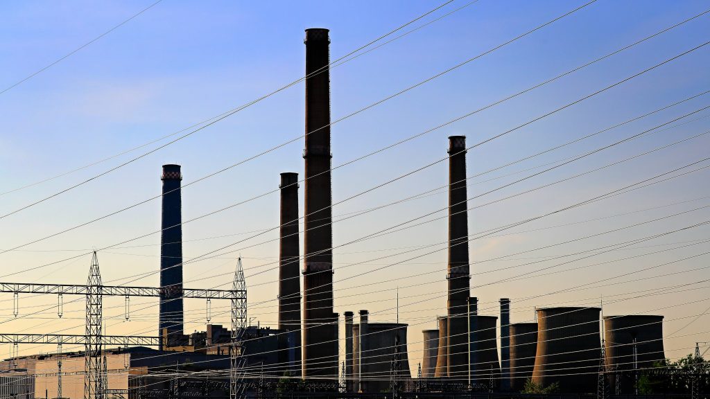 epa08389180 View of the exhaust towers from the coal-fired power plant CET South belonging to the Power Plant Commercial Company Bucharest (ELCEN Bucuresti), in Bucharest, Romania, 27 April 2020 (issued 28 April 2020). The ongoing pandemic of the COVID-19 disease caused by the SARS-CoV-2 coronavirus has substantially influenced the energy sector in Romania, as industrial activity has decreased significantly since the middle of March, while residential energy consumption has remained practically constant.  EPA-EFE/ROBERT GHEMENT