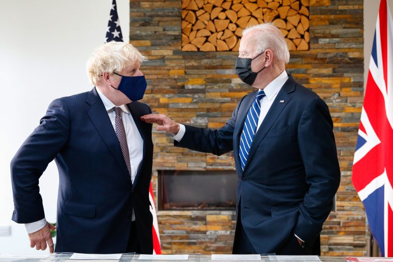 Biden und Johnson betonen bei erstem Treffen gemeinsame Positionen