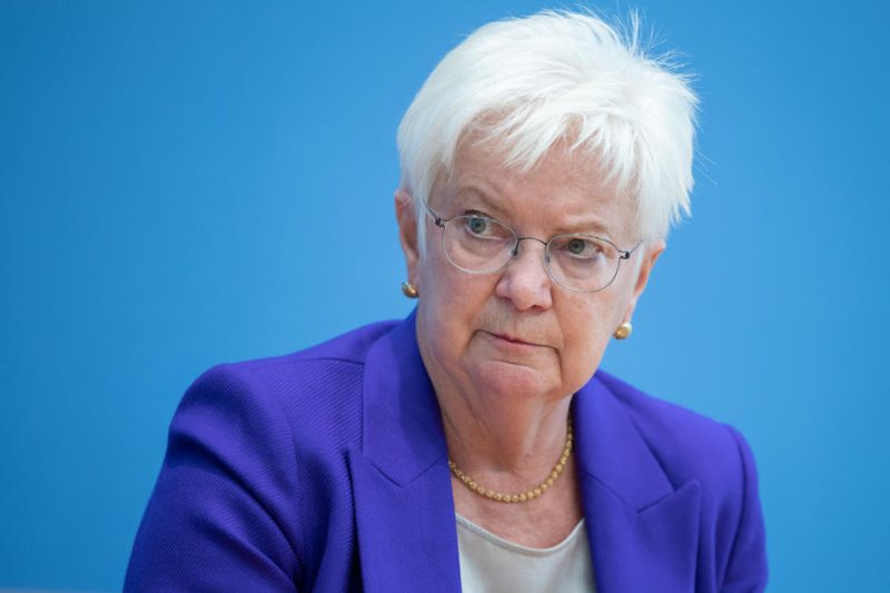 DRK-Präsidentin betont zunehmende Bedeutung der Genfer Flüchtlingskonvention