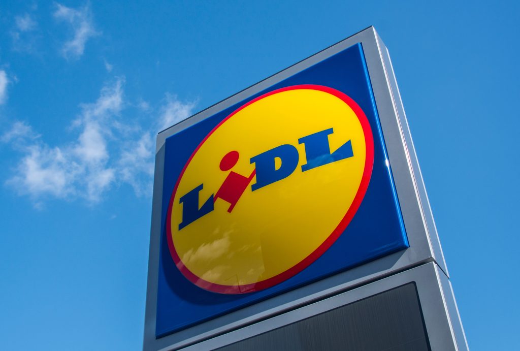 London-,March,,2019:,Lidl,Logo,Againsts,Blue,Sky-,A,German