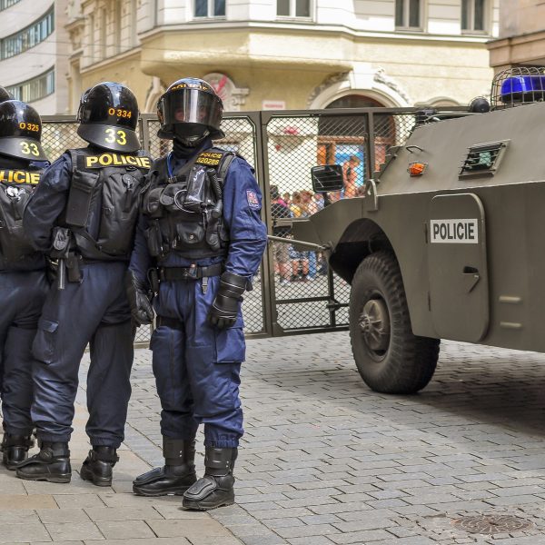 Tschechien entsendet 50 Polizeibeamte zur Bewachung der ungarisch-serbischen Grenze